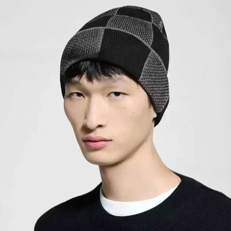 Gorro de Inverno Unissex com B - Beanie Cuffed Knit avaliação e preço