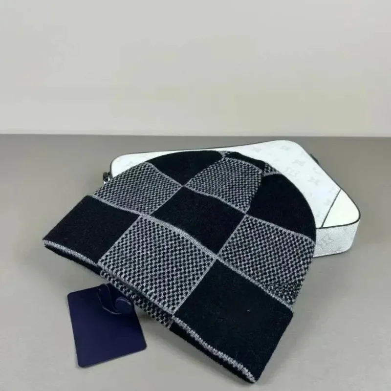 Gorro de Inverno Unissex com B - Beanie Cuffed Knit avaliação e preço
