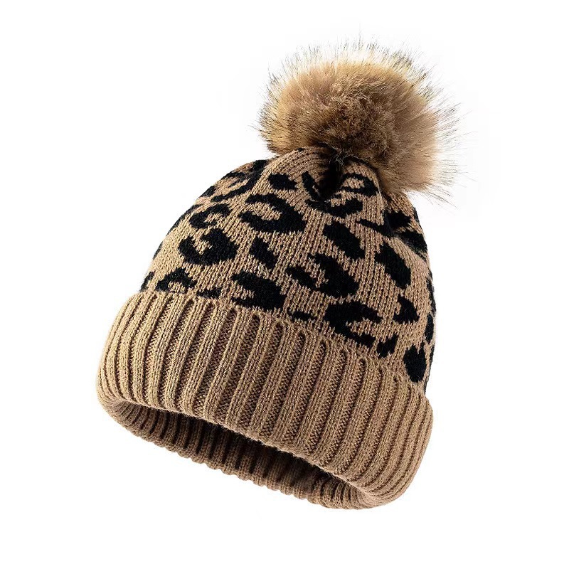 Gorro Feminino de Tricô com Es - Beanie Cuffed Knit avaliação e preço