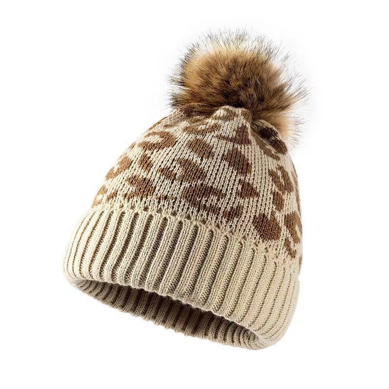 Gorro Feminino de Tricô com Es - Beanie Cuffed Knit avaliação e preço