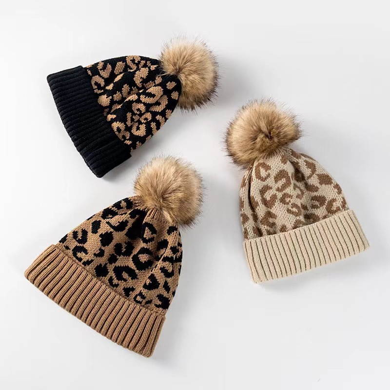 Gorro Feminino de Tricô com Es - Beanie Cuffed Knit avaliação e preço